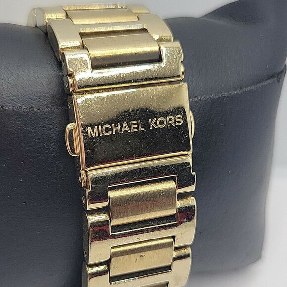 Michael Kors MK5867 Women's Stainless Steel Analog Champagne Dial Watch BC879 - Picture 5 of 10